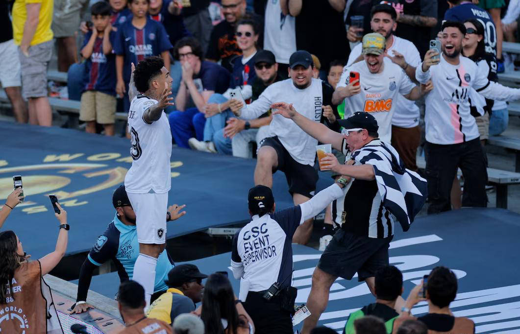 世俱杯B组第三轮：巴黎圣日耳曼稳坐头把交椅，马竞面临出线压力